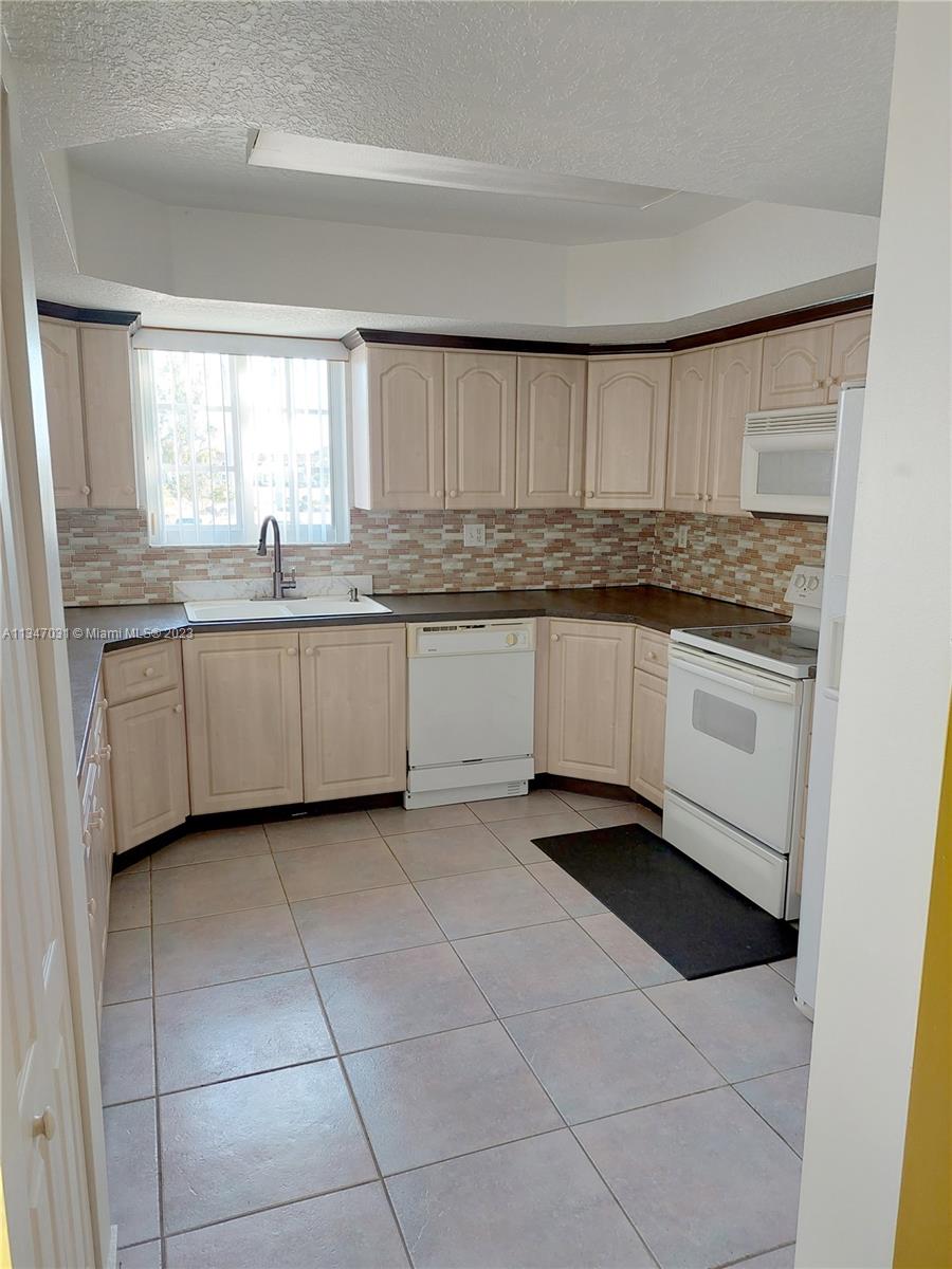 17455 NW 75th Pl Unit: 202