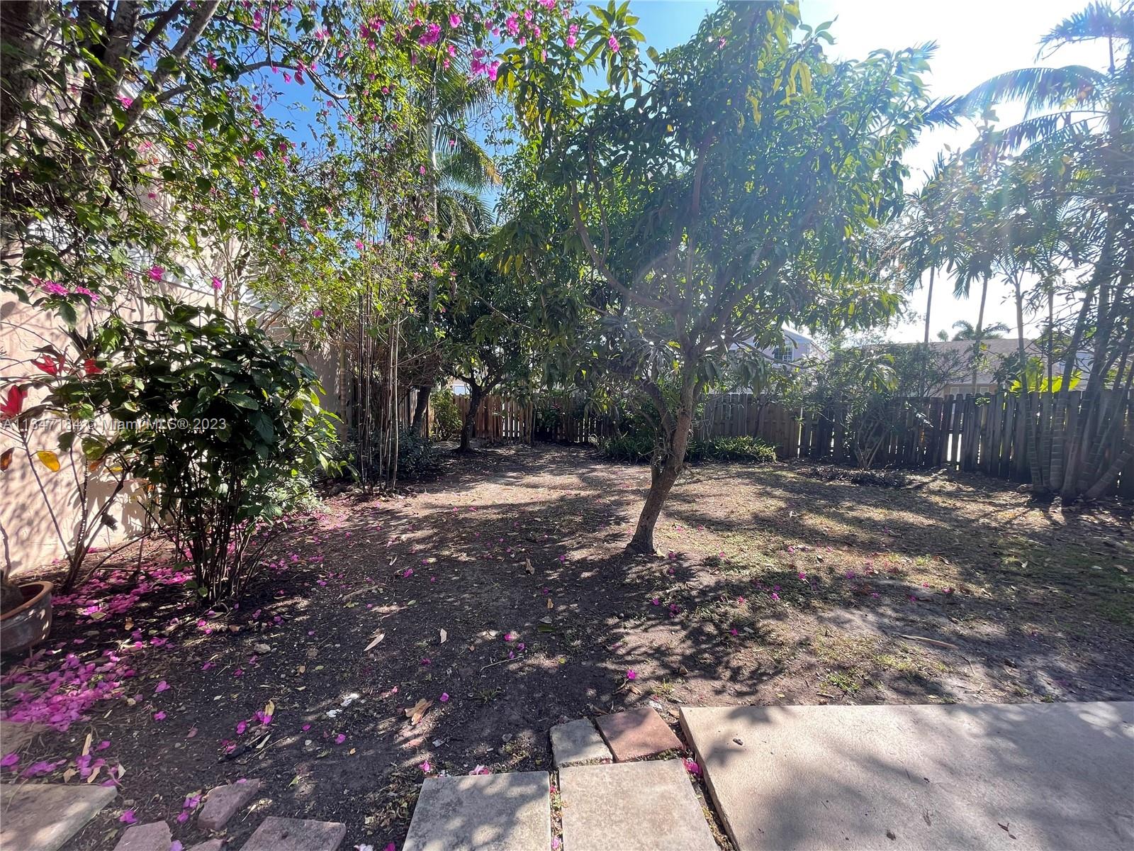 22241 SW 101st Ave Rd