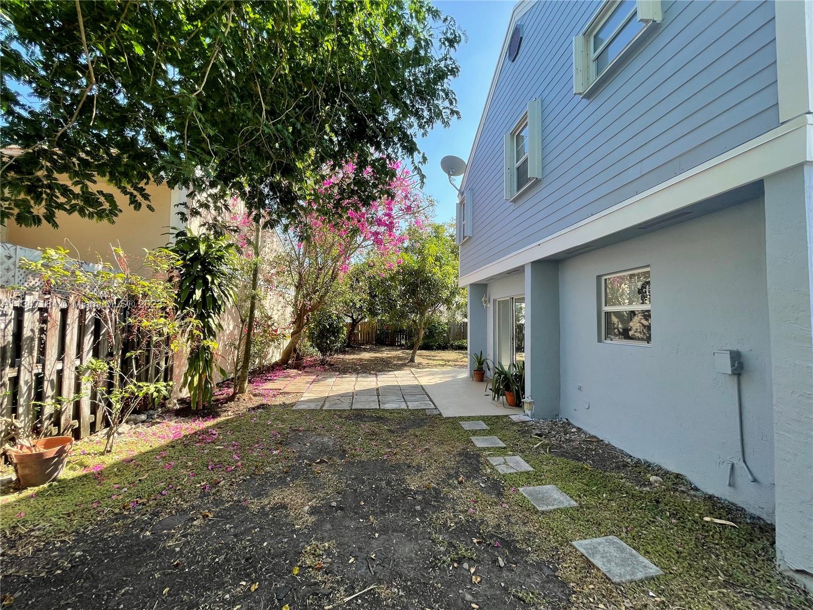 22241 SW 101st Ave Rd