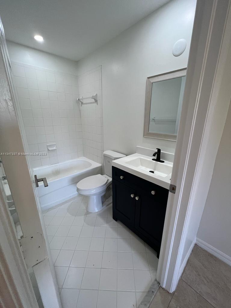 1301 SE 28th Ln Unit: 204-42