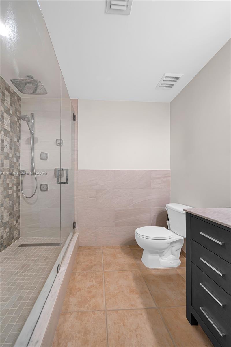 7355 SW 89th St Unit: 401N