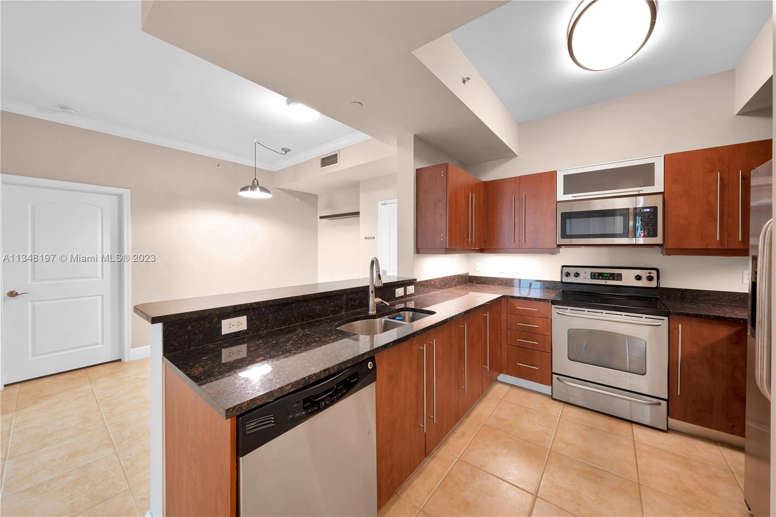 7355 SW 89th St Unit: 401N