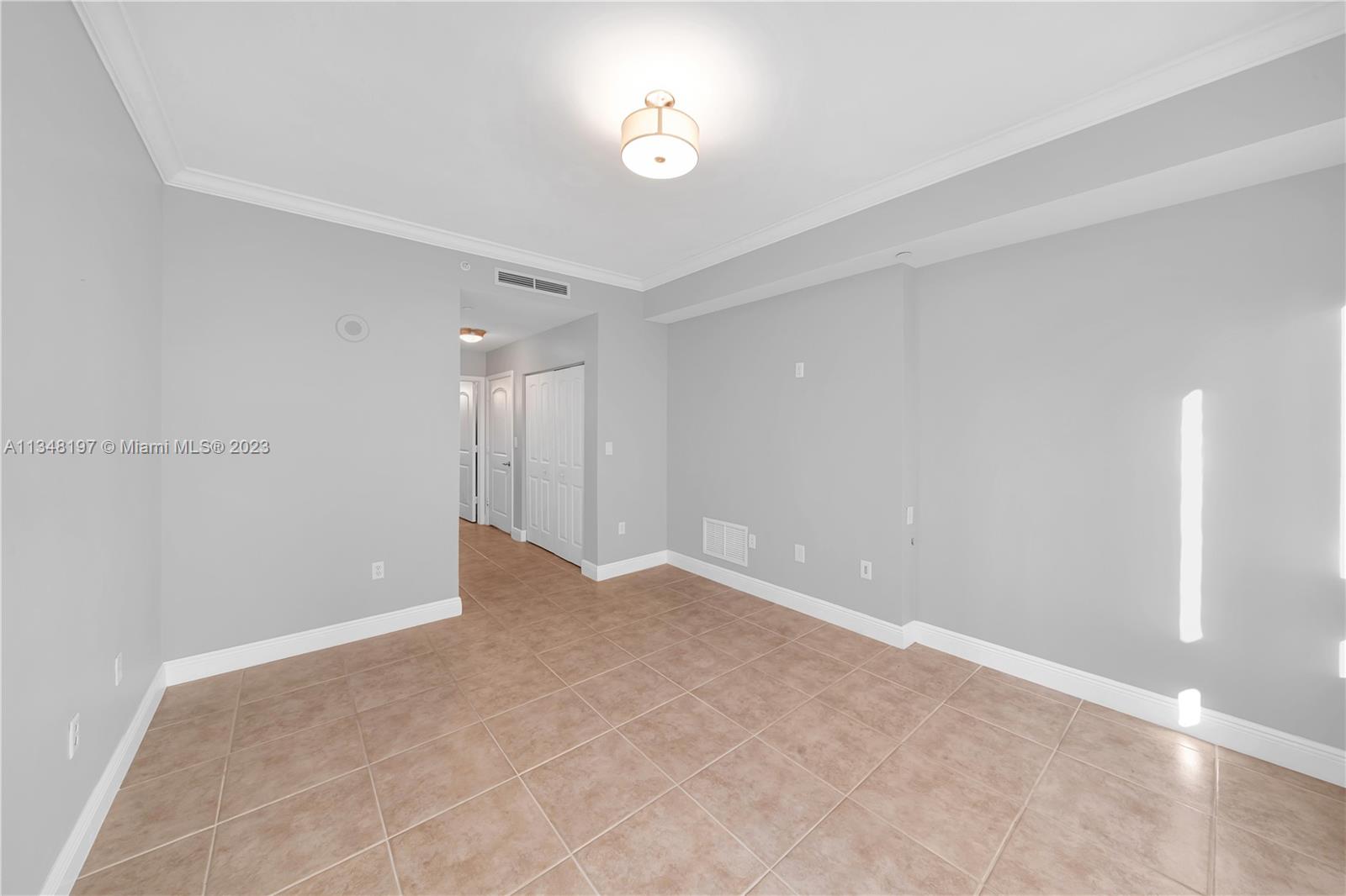 7355 SW 89th St Unit: 401N