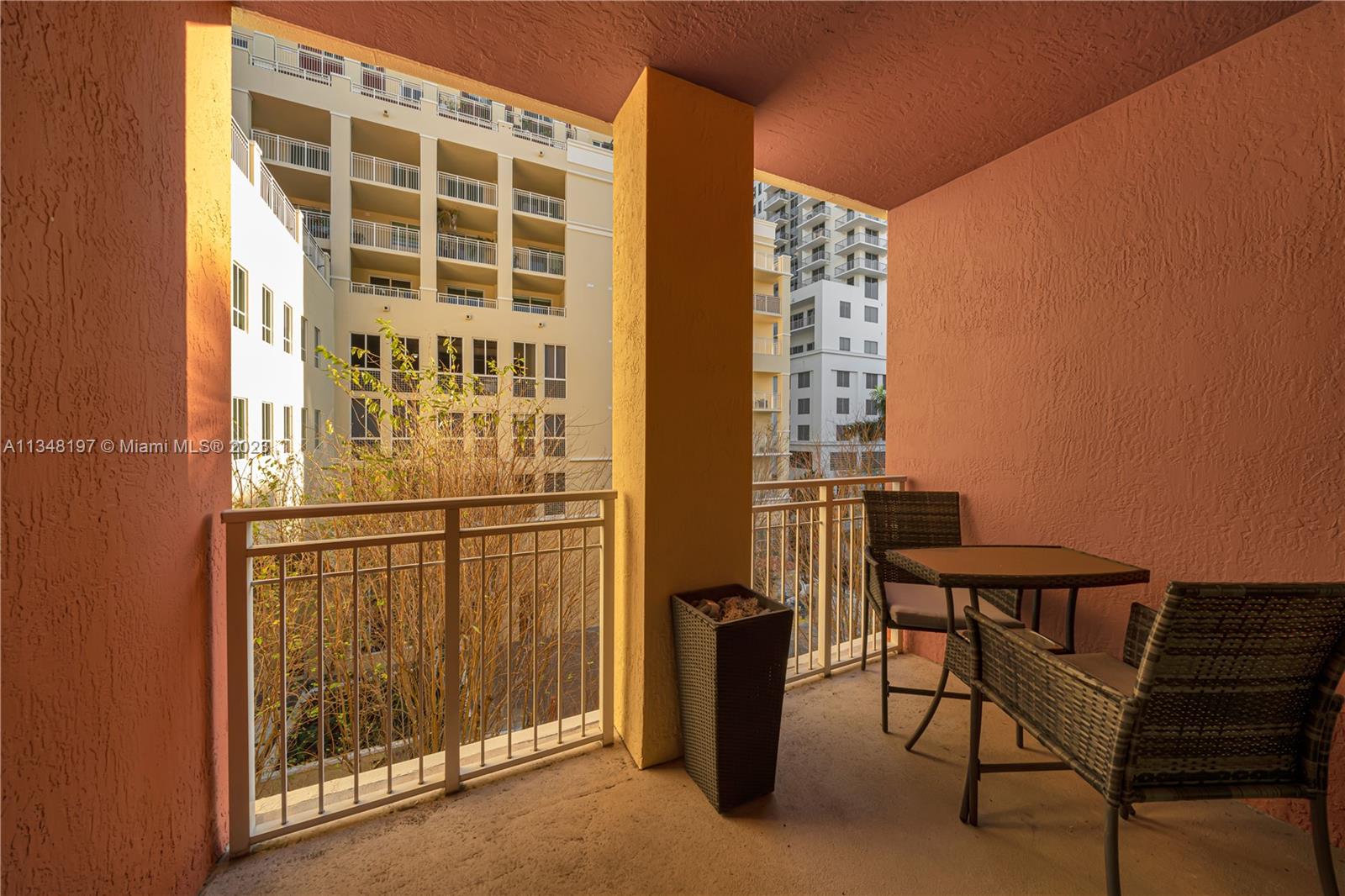 7355 SW 89th St Unit: 401N