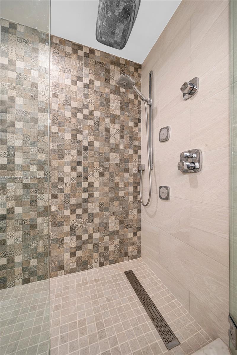 7355 SW 89th St Unit: 401N