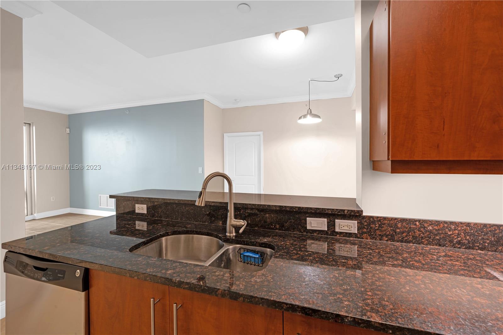 7355 SW 89th St Unit: 401N