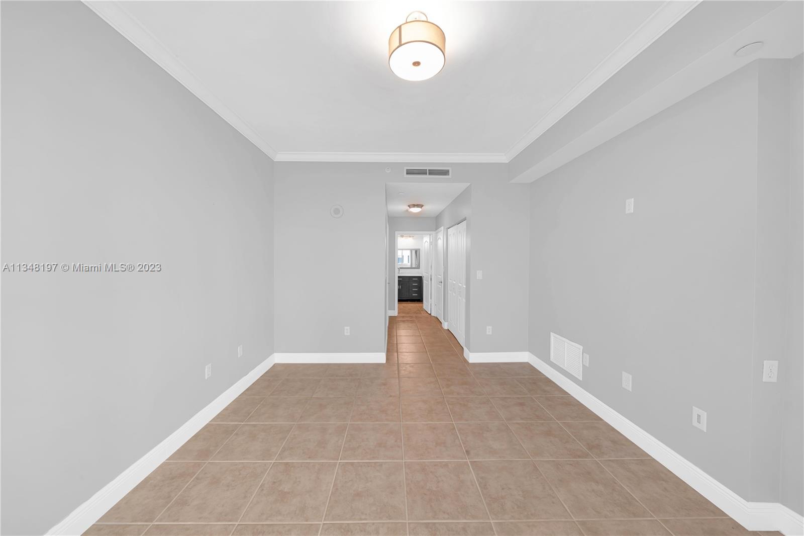 7355 SW 89th St Unit: 401N