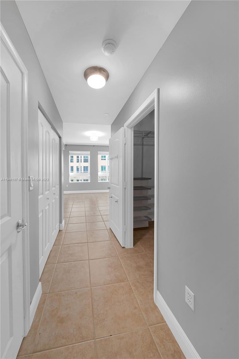 7355 SW 89th St Unit: 401N