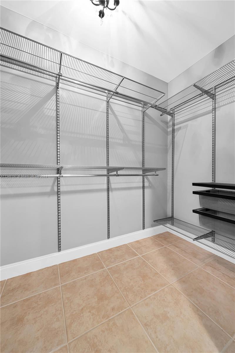 7355 SW 89th St Unit: 401N