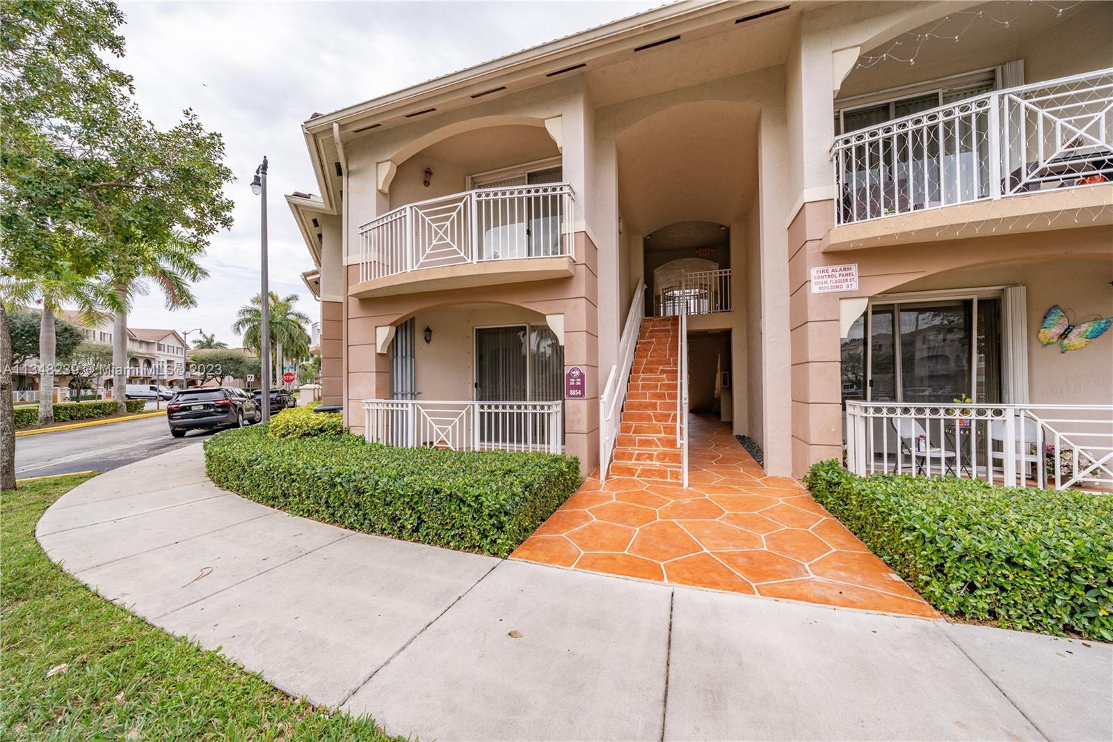 8826 W Flagler St Unit: 206