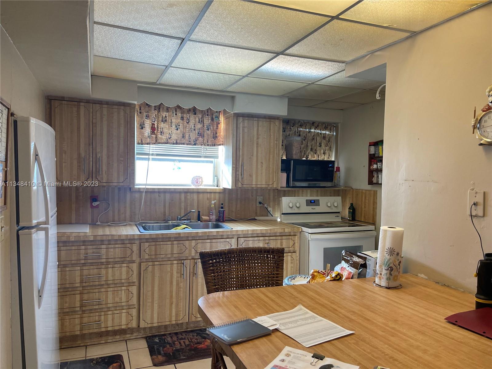 31 W 64th St
