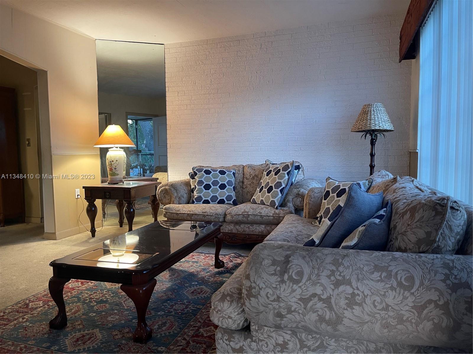 31 W 64th St