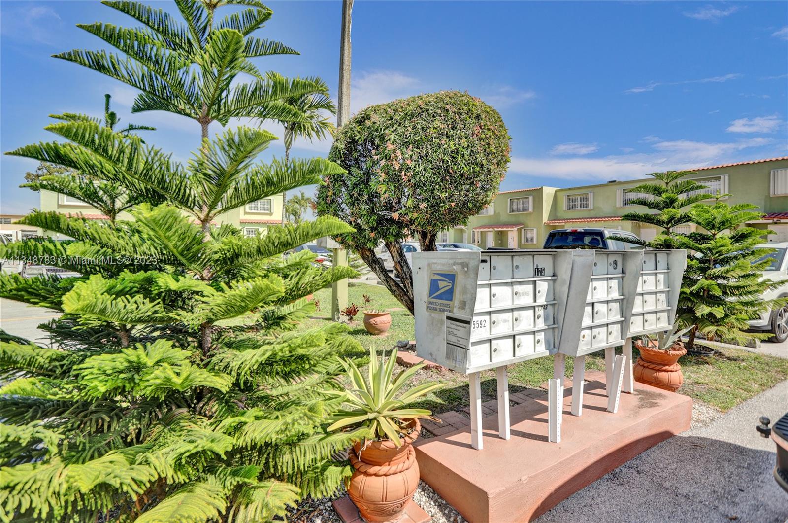 5575 W 17th Ave Unit: 1106