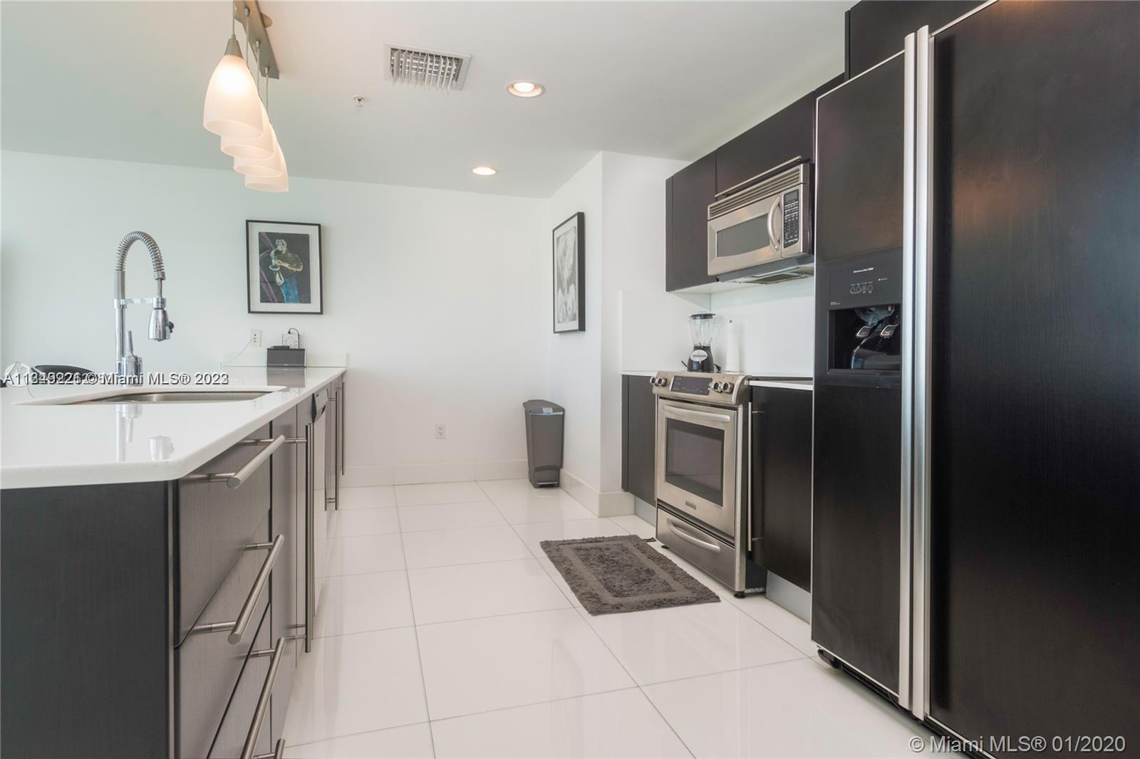 665 NE 25th St Unit: 801
