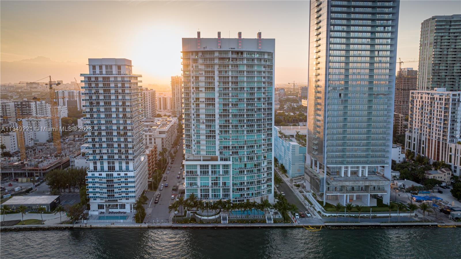 665 NE 25th St Unit: 801