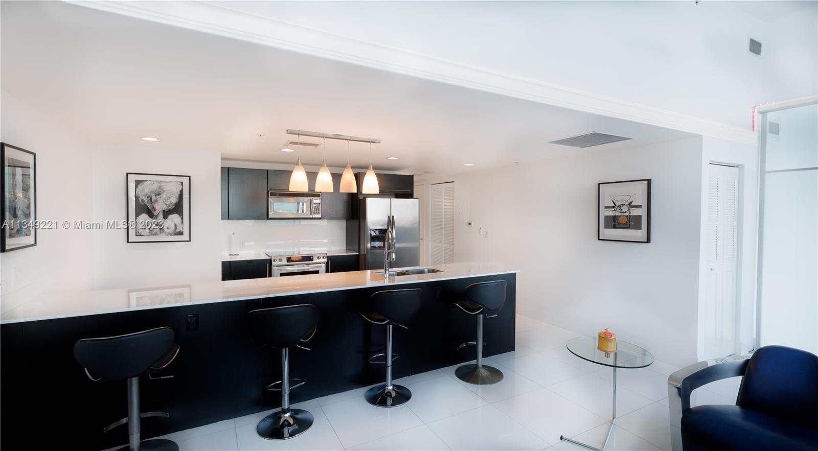 665 NE 25th St Unit: 801