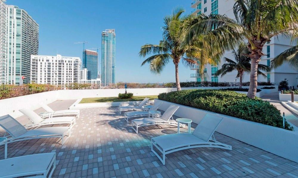 665 NE 25th St Unit: 801