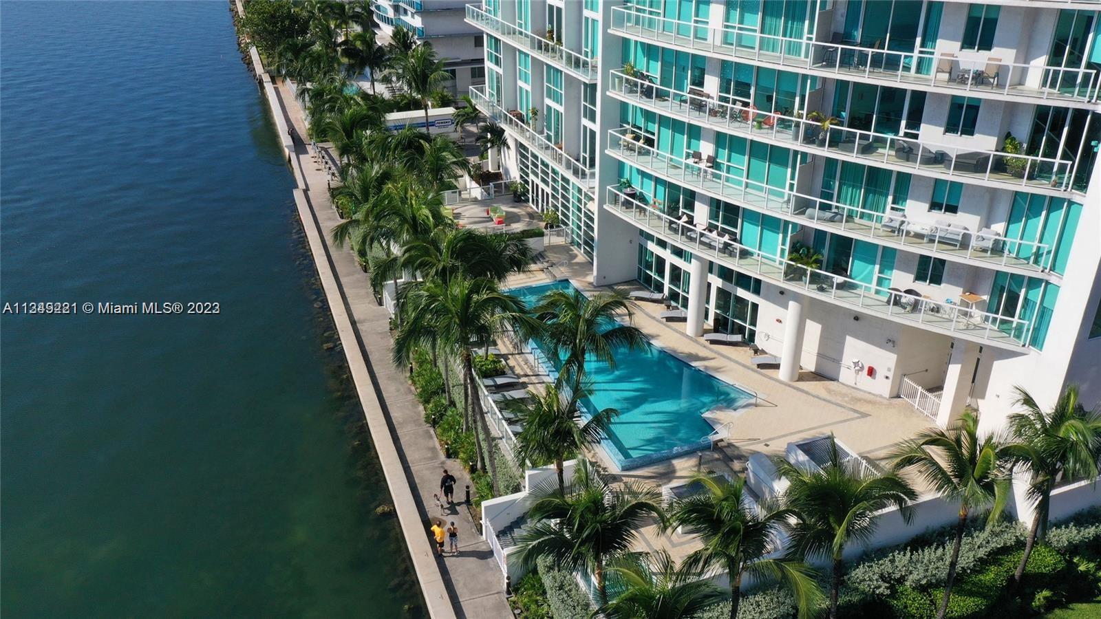 665 NE 25th St Unit: 801