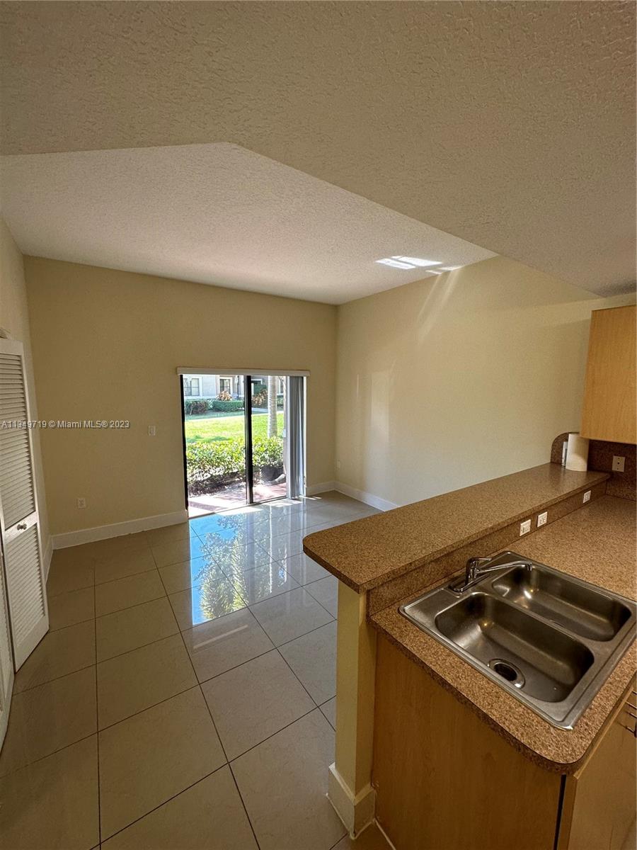 22811 SW 88th Pl Unit: 12-22
