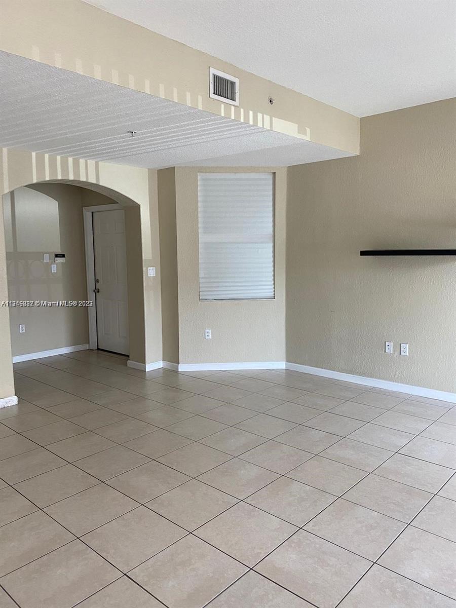 11102 NW 83rd St Unit: 102