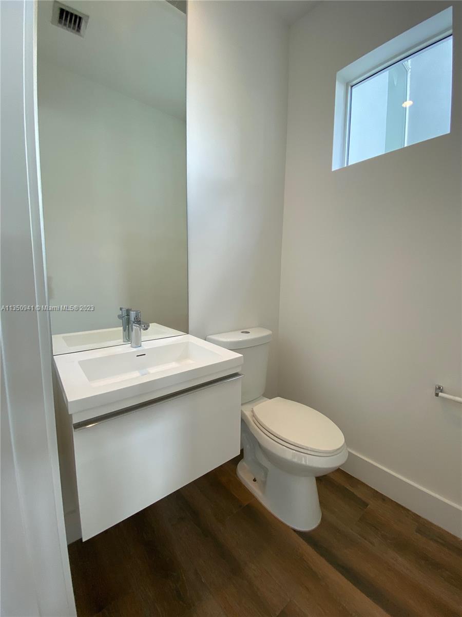 3280 SW 28th St Unit: 3280