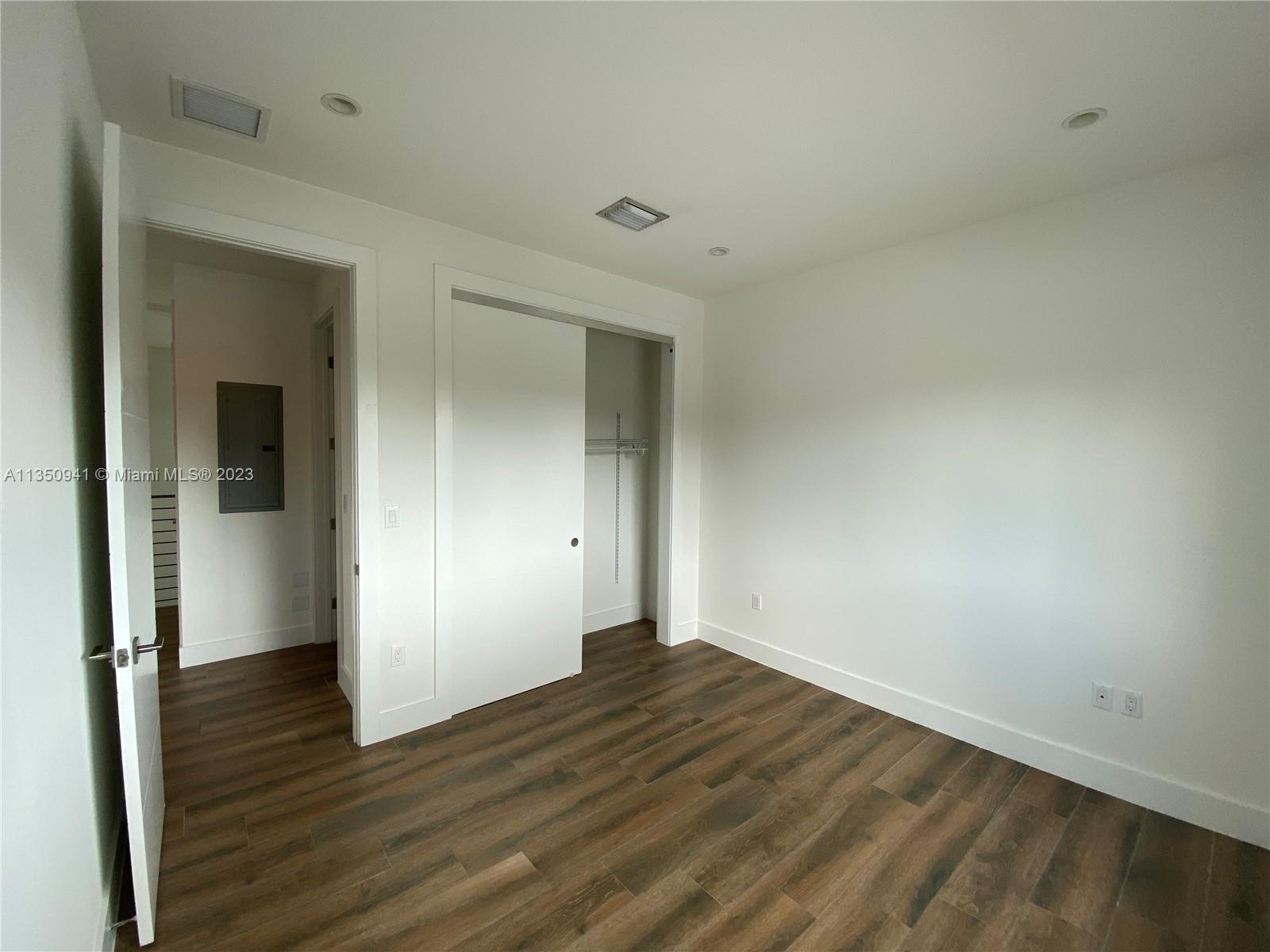 3280 SW 28th St Unit: 3280