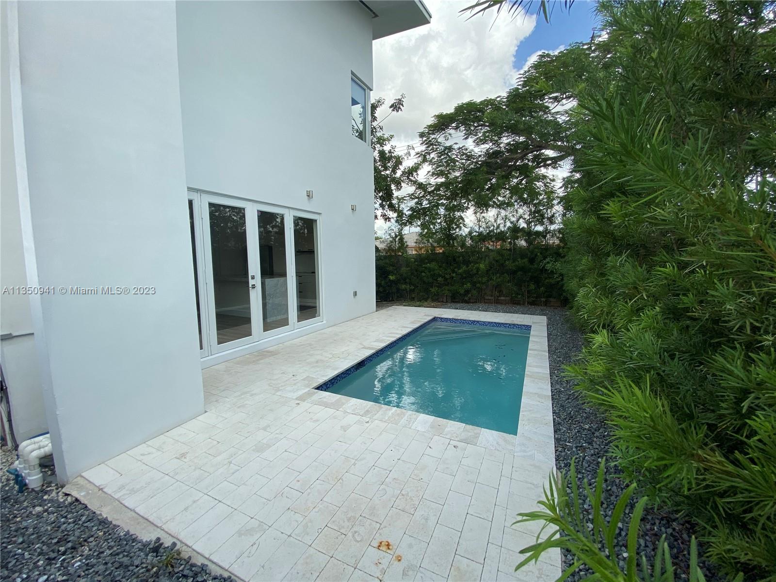 3280 SW 28th St Unit: 3280