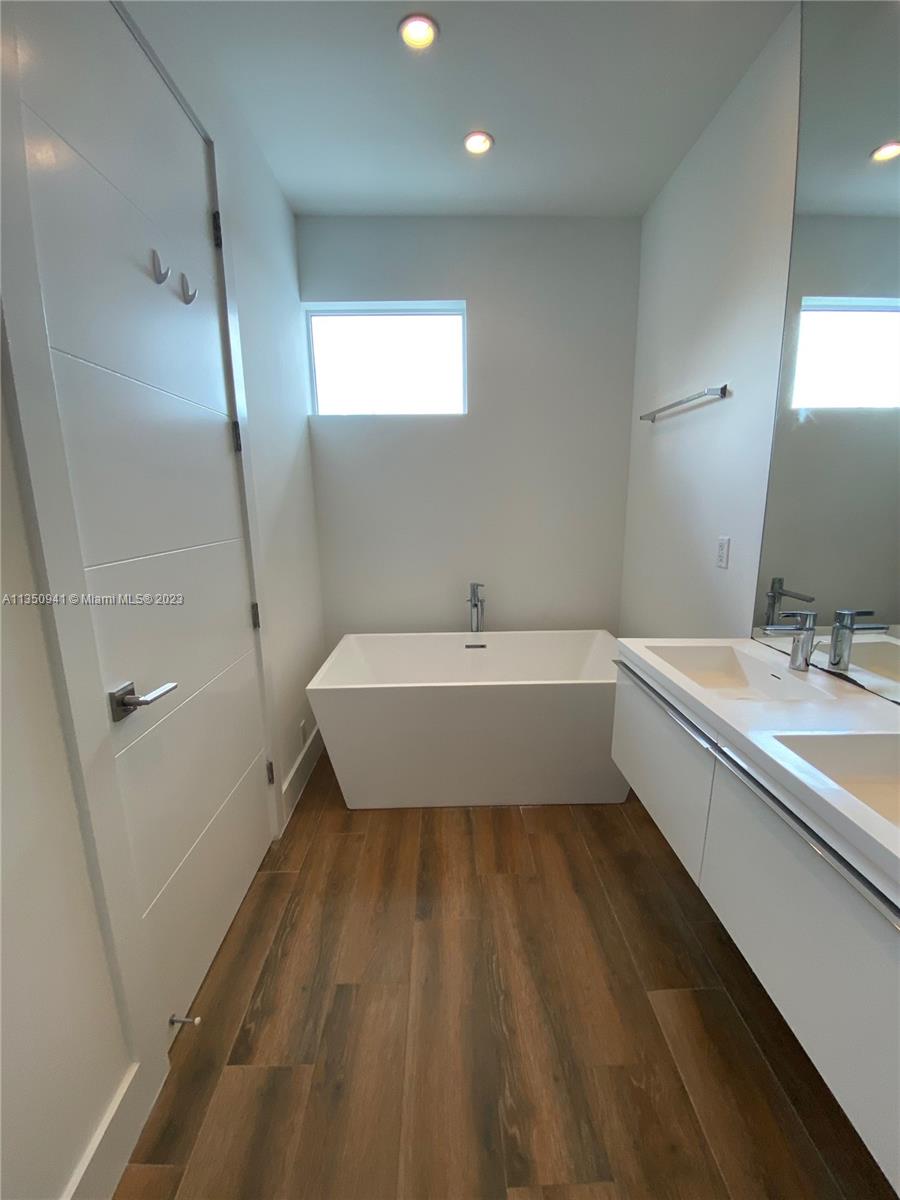 3280 SW 28th St Unit: 3280