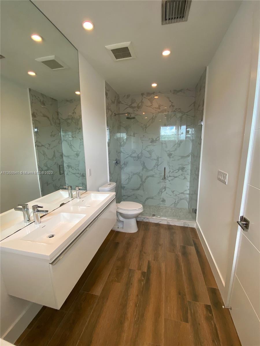 3280 SW 28th St Unit: 3280