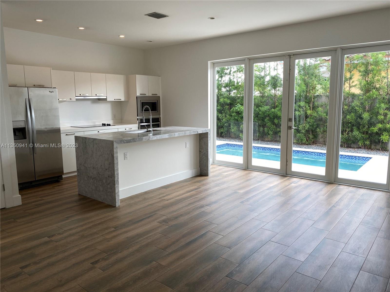 3280 SW 28th St Unit: 3280