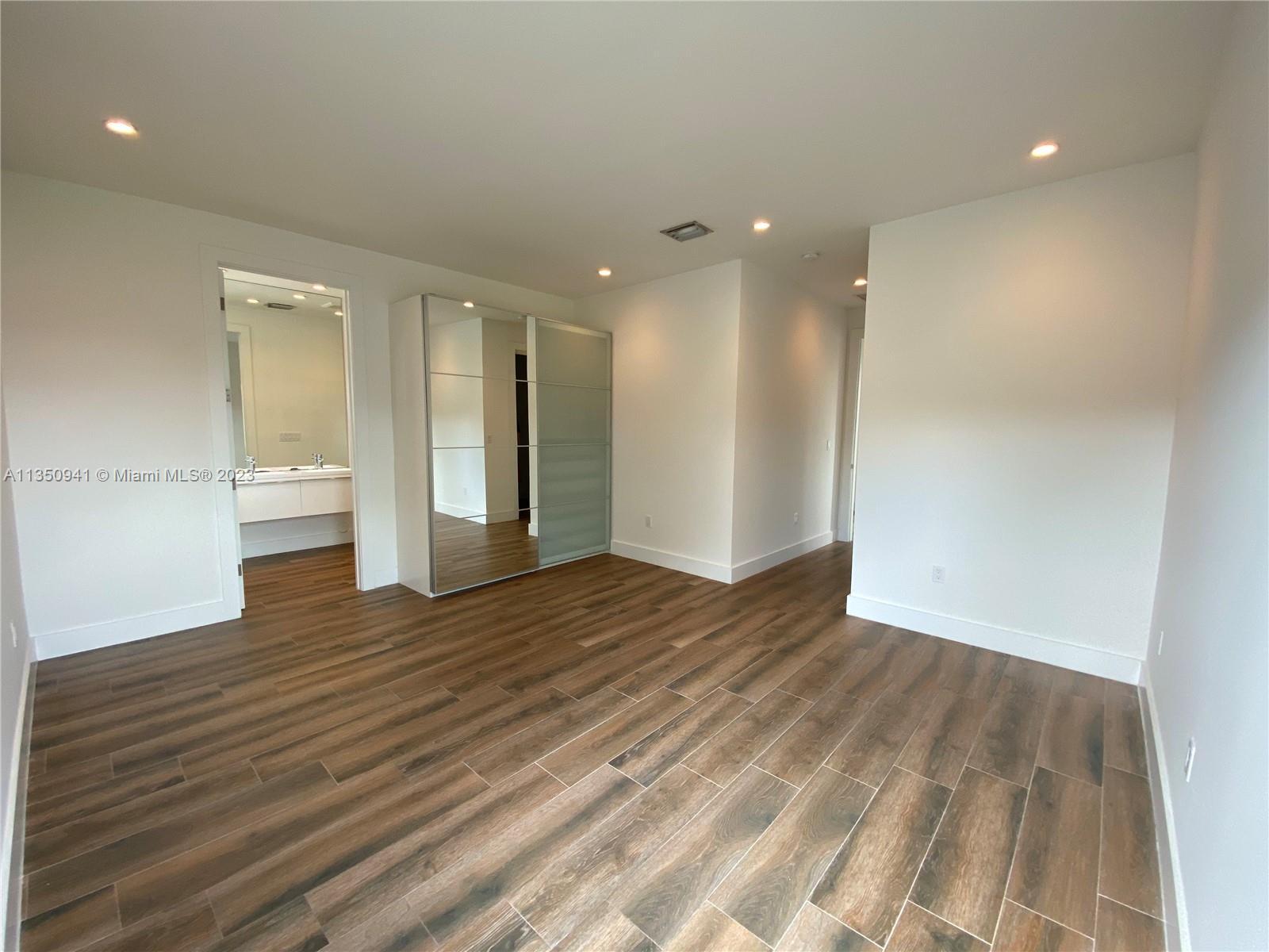 3280 SW 28th St Unit: 3280