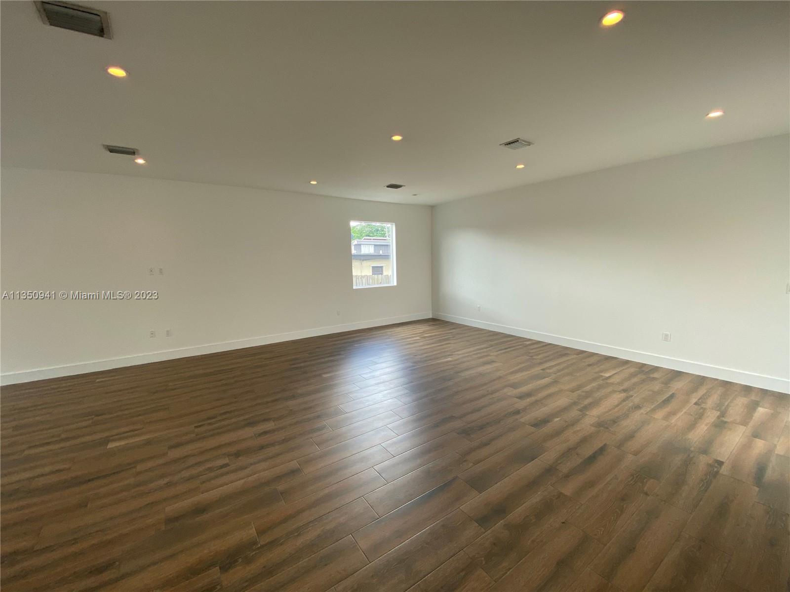 3280 SW 28th St Unit: 3280