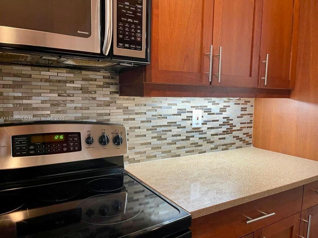 303 SW 13th Ter Unit: 303