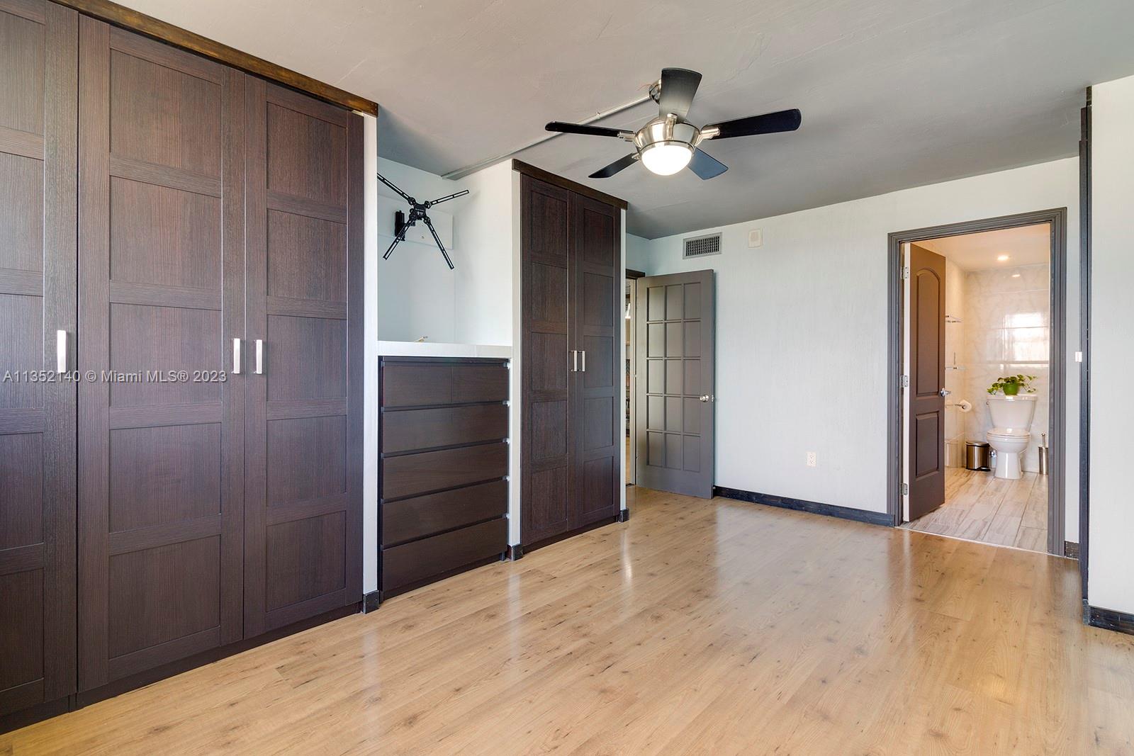 6900 Bay Dr Unit: 11B