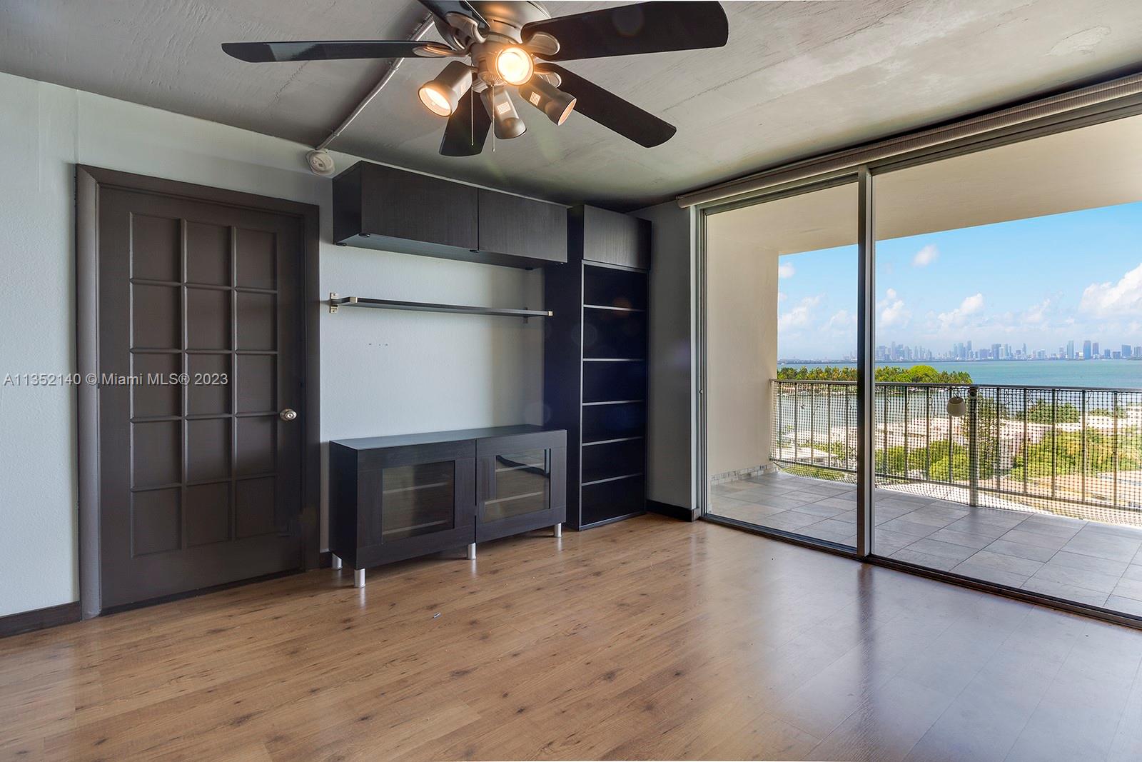 6900 Bay Dr Unit: 11B