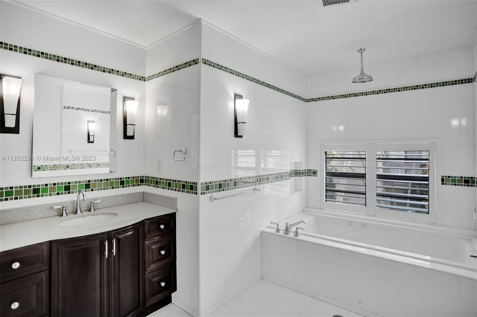 4706 SW 67 Ave Unit: M4