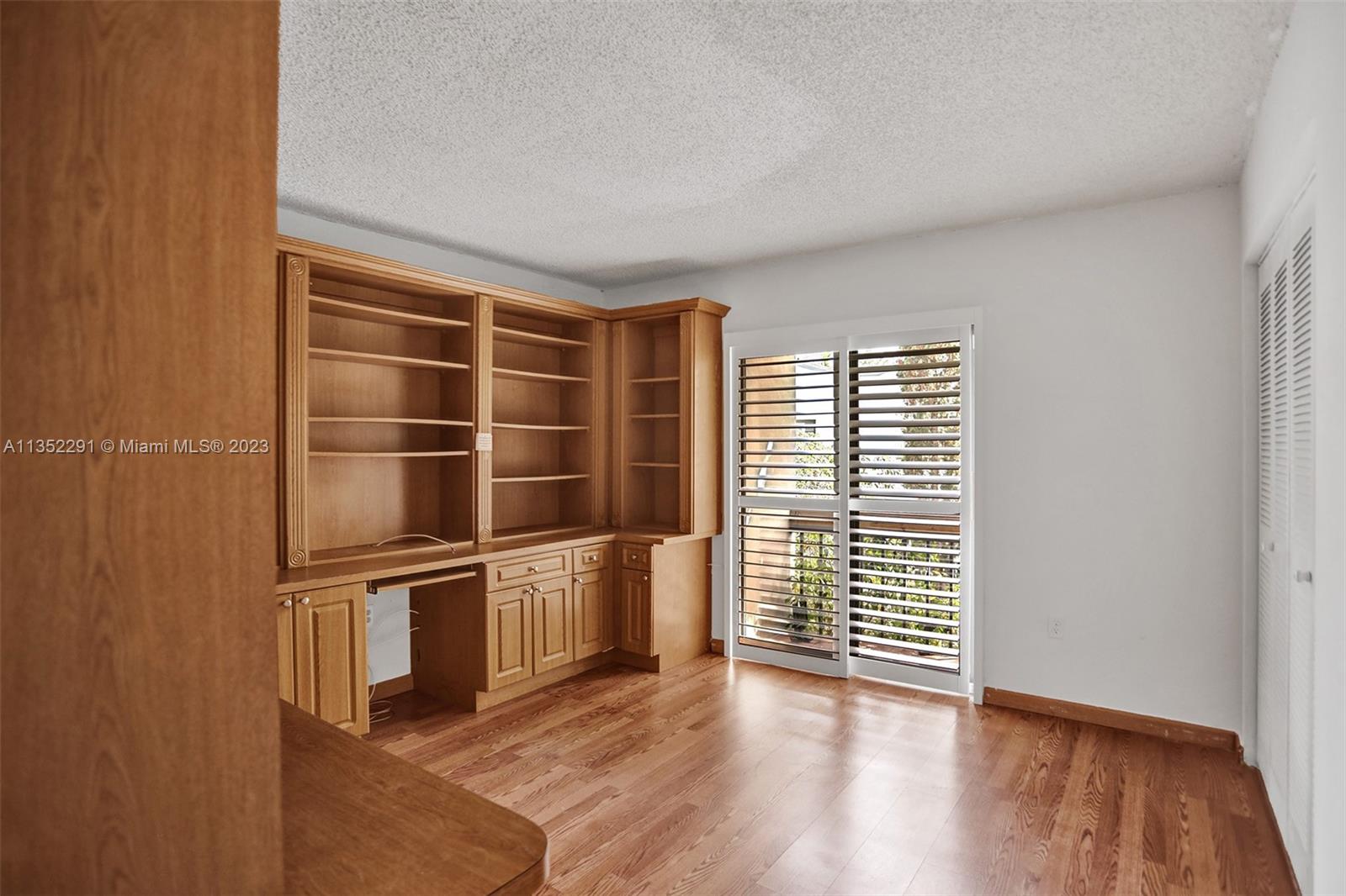 4706 SW 67 Ave Unit: M4