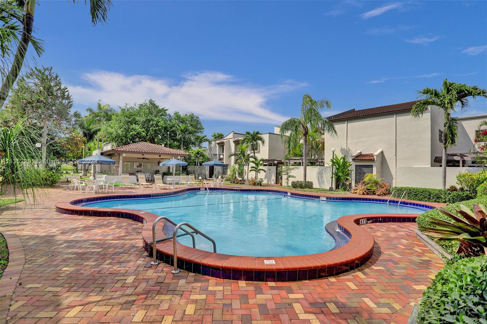 4706 SW 67 Ave Unit: M4