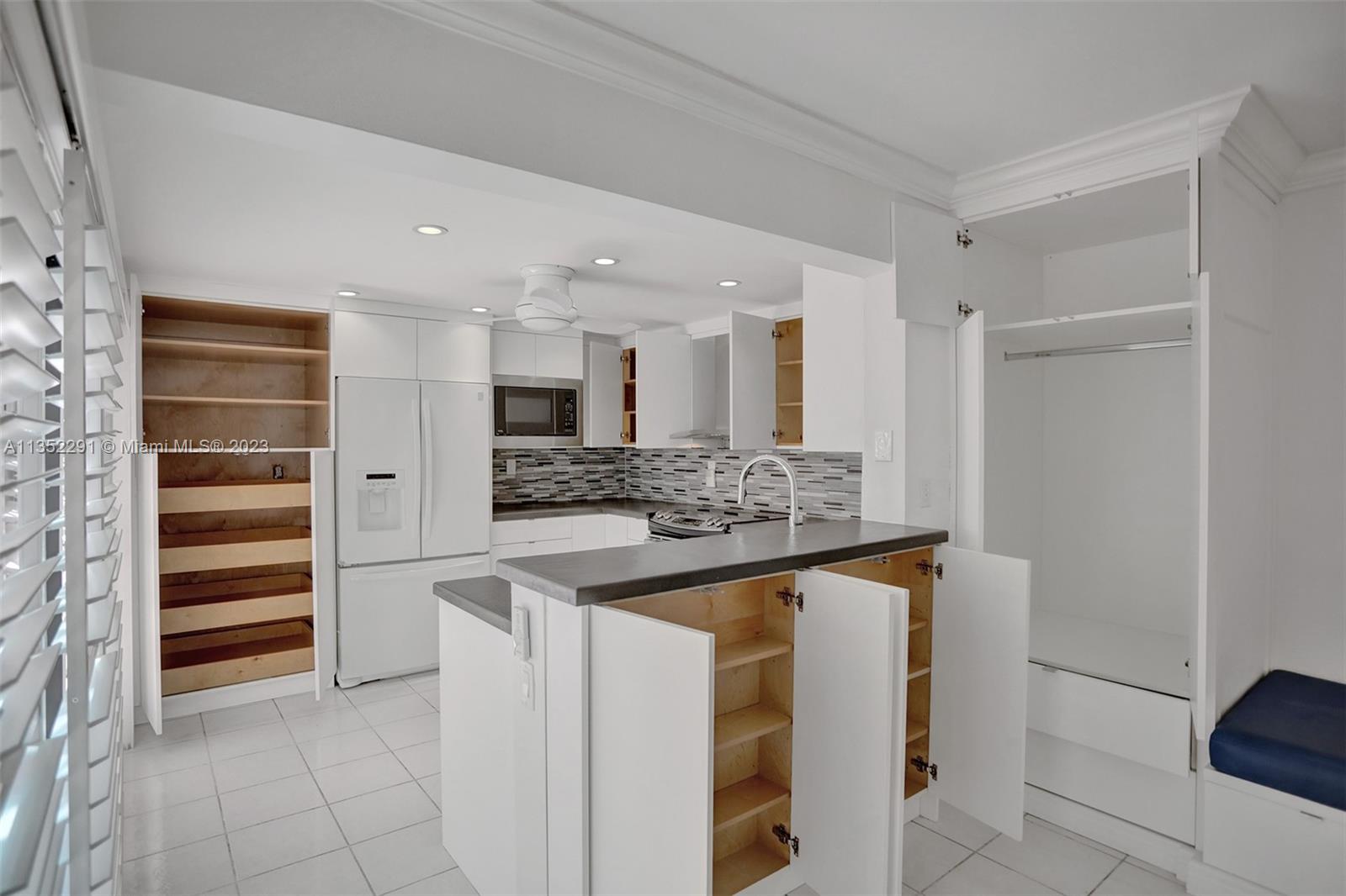 4706 SW 67 Ave Unit: M4