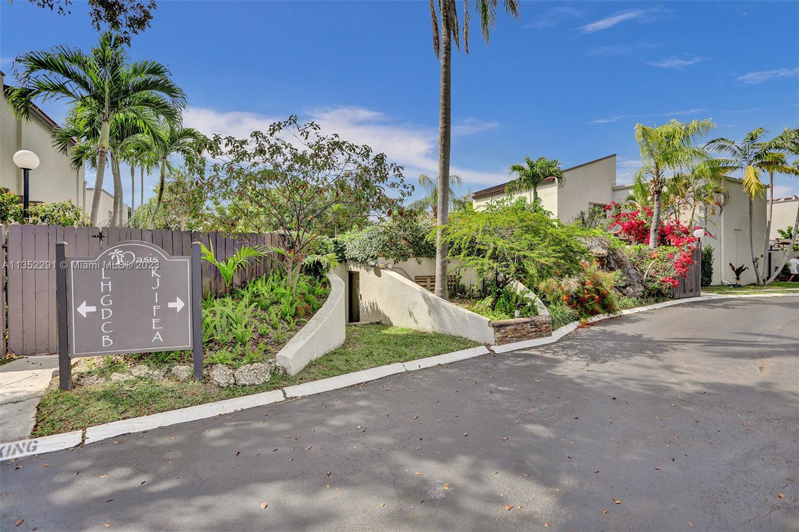 4706 SW 67 Ave Unit: M4