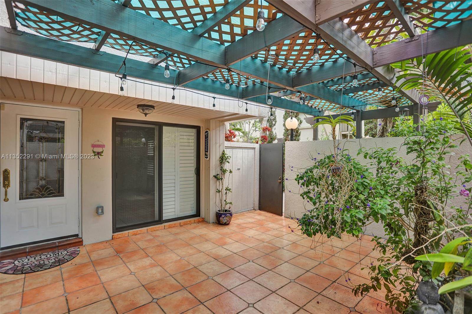 4706 SW 67 Ave Unit: M4