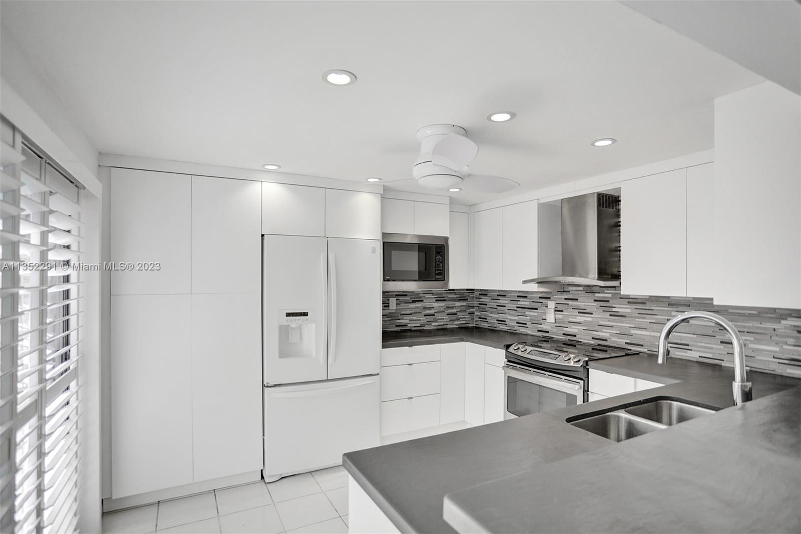 4706 SW 67 Ave Unit: M4