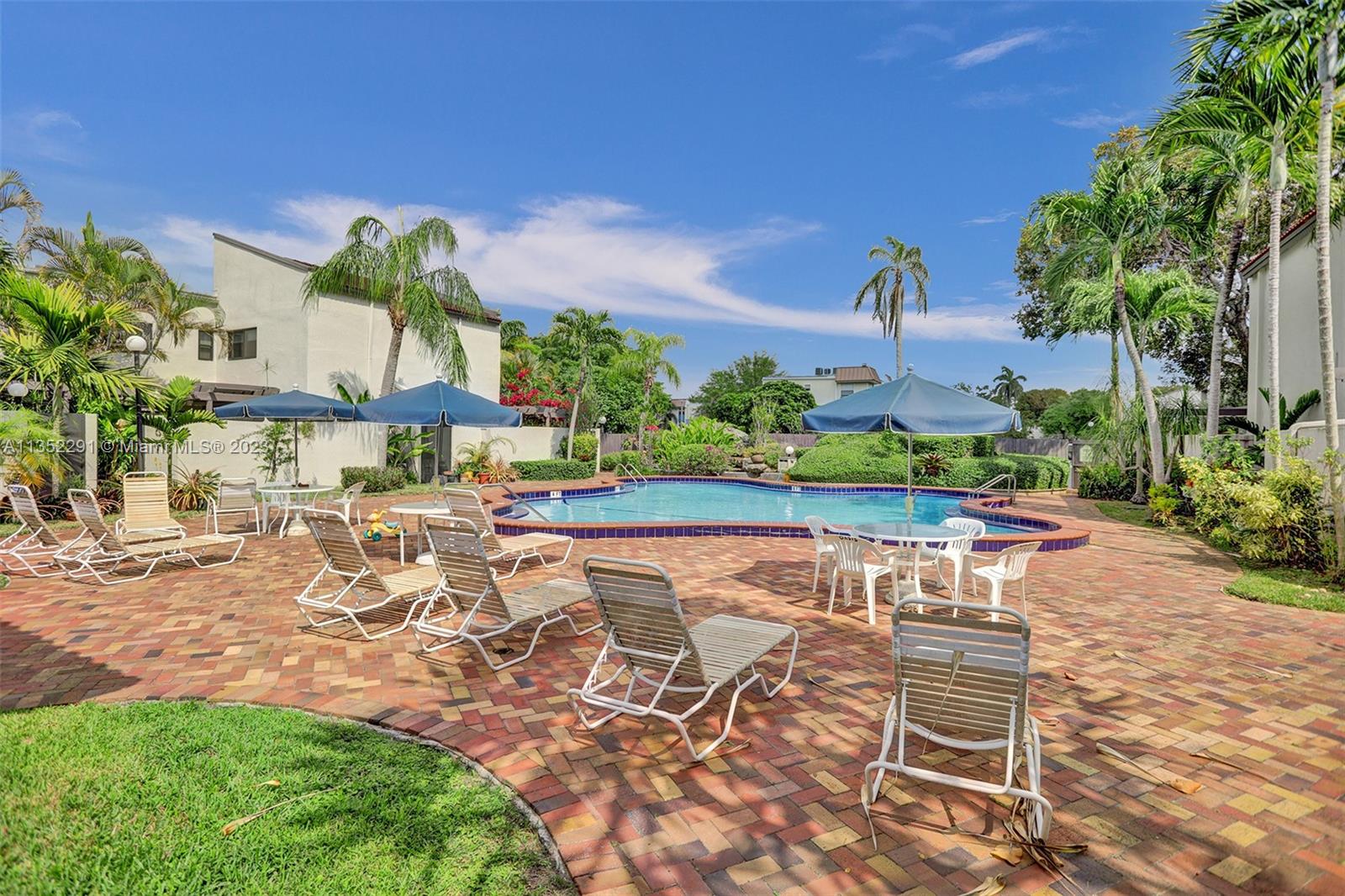 4706 SW 67 Ave Unit: M4