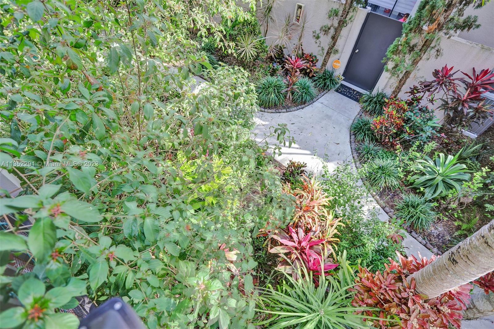 4706 SW 67 Ave Unit: M4