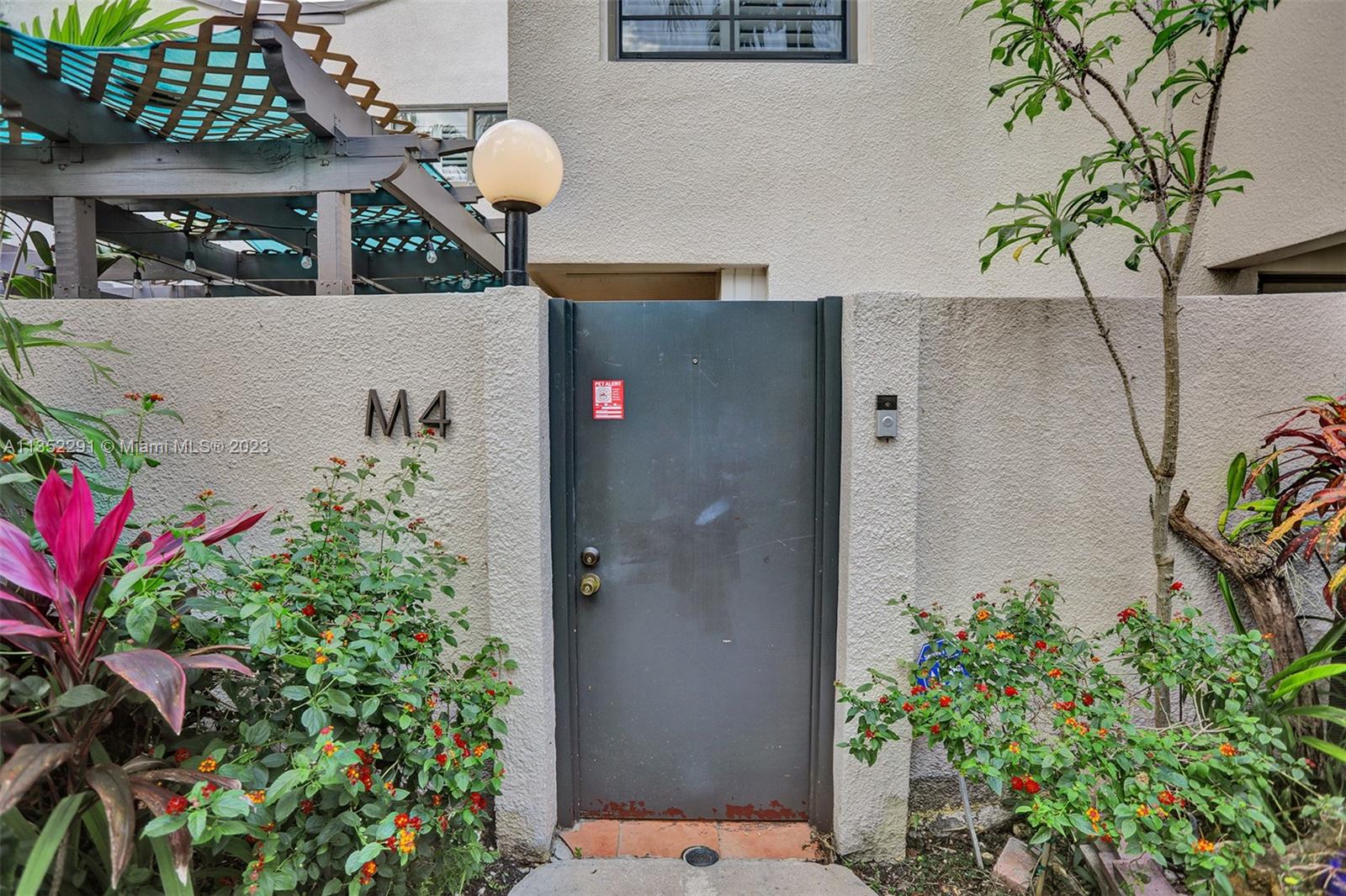 4706 SW 67 Ave Unit: M4