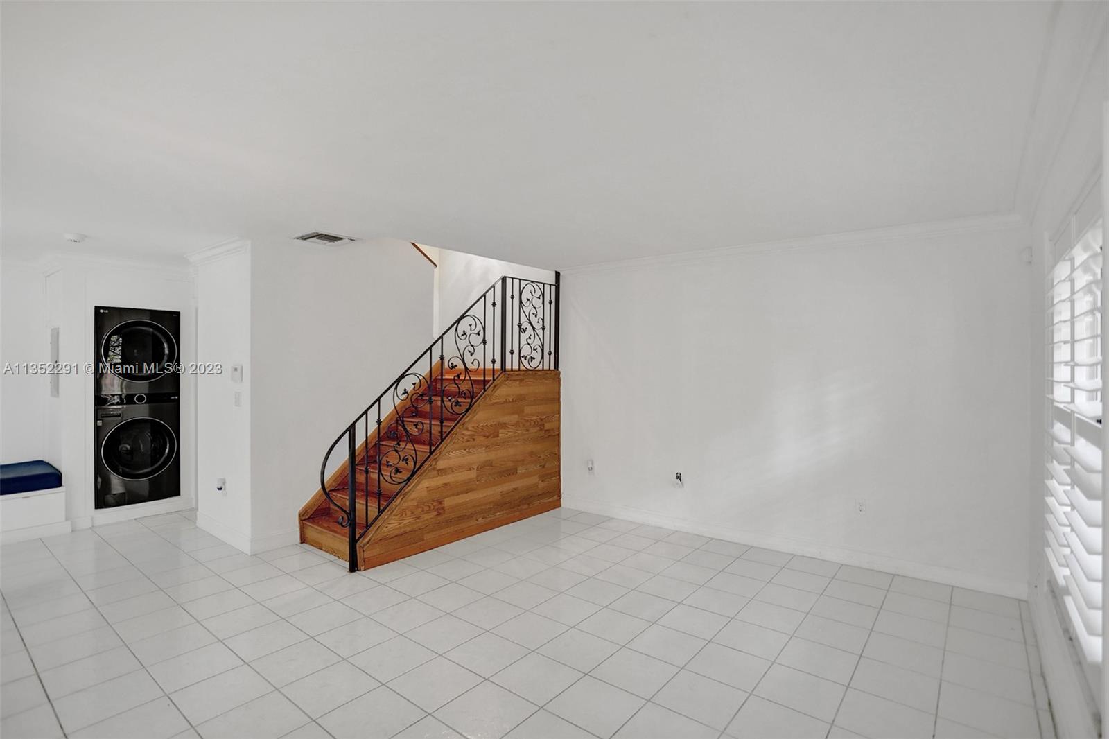 4706 SW 67 Ave Unit: M4