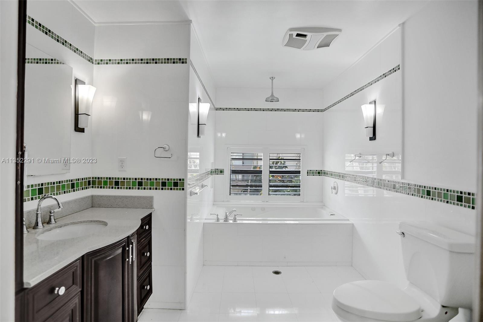 4706 SW 67 Ave Unit: M4