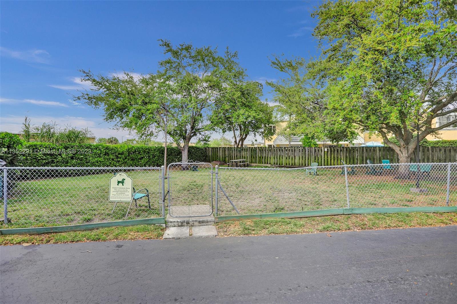 4706 SW 67 Ave Unit: M4