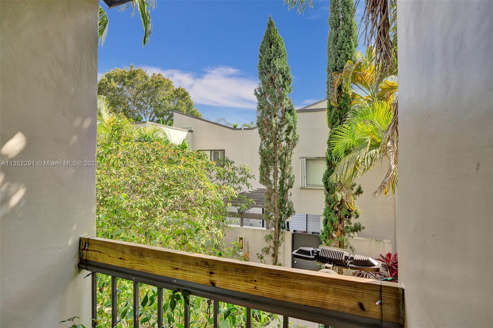 4706 SW 67 Ave Unit: M4