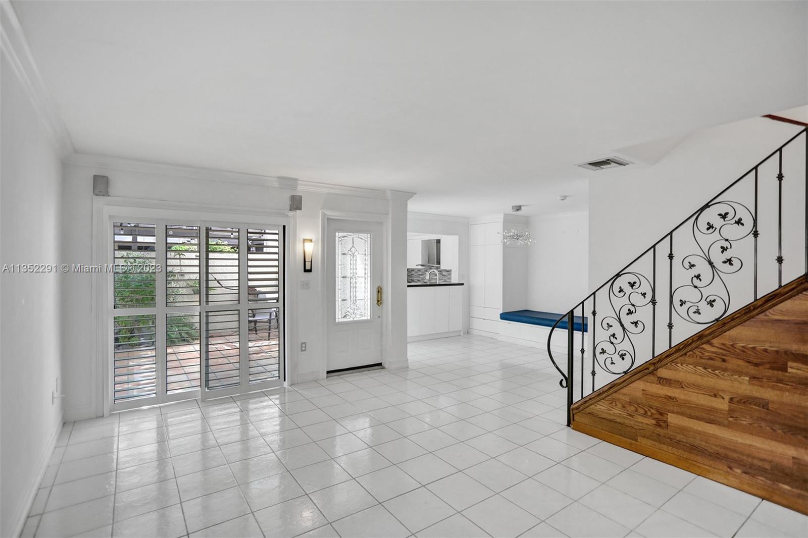 4706 SW 67 Ave Unit: M4